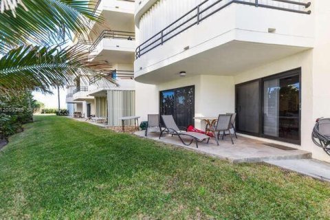 Condo in Juno Beach, Florida, 2 bedrooms  № 2072290 - photo 12