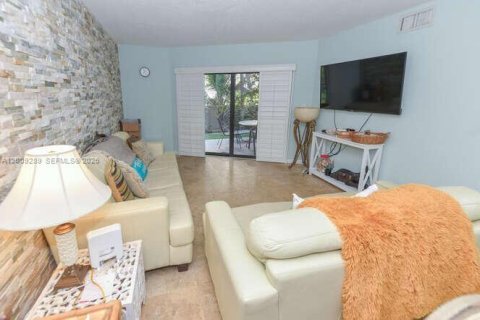 Condo in Juno Beach, Florida, 2 bedrooms  № 2072290 - photo 9