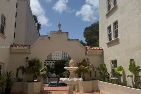 Appartement à louer à Coral Gables, Floride: 2 chambres, 111.48 m2 № 2168077 - photo 25