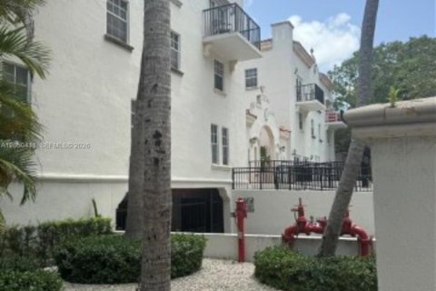 Appartement à louer à Coral Gables, Floride: 2 chambres, 111.48 m2 № 2168077 - photo 26