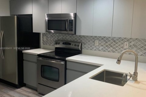 Appartement à louer à Coral Gables, Floride: 2 chambres, 111.48 m2 № 2168077 - photo 8