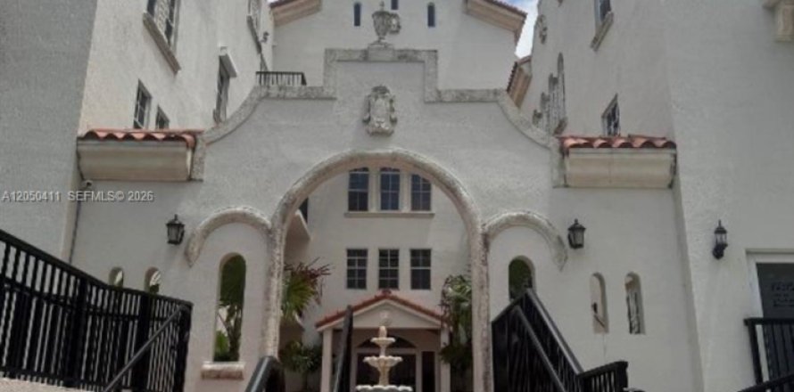 Appartement à Coral Gables, Floride 2 chambres, 111.48 m2 № 2168077