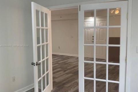 Appartement à louer à Coral Gables, Floride: 2 chambres, 111.48 m2 № 2168077 - photo 16