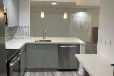Appartement à louer à Coral Gables, Floride: 2 chambres, 111.48 m2 № 2168077 - photo 9