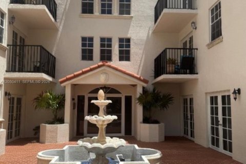 Appartement à louer à Coral Gables, Floride: 2 chambres, 111.48 m2 № 2168077 - photo 4