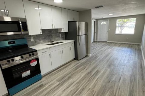 Immobilier commercial à vendre à Bradenton, Floride: 6 chambres, 180.6 m2 № 1917991 - photo 6