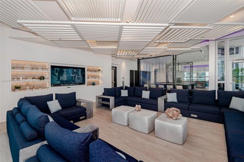 Condo in Miami, Florida, 1 bedroom  № 1701371 - photo 26
