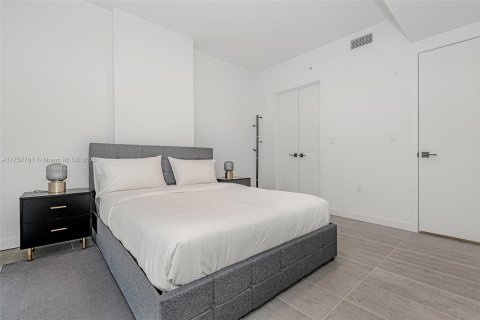 Condo in Miami, Florida, 1 bedroom  № 1701371 - photo 18