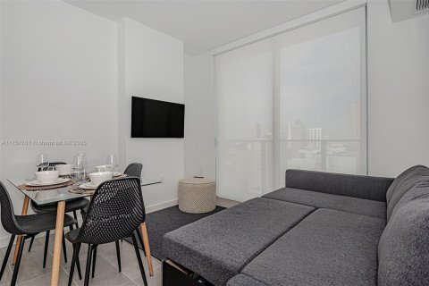 Condo in Miami, Florida, 1 bedroom  № 1701371 - photo 6