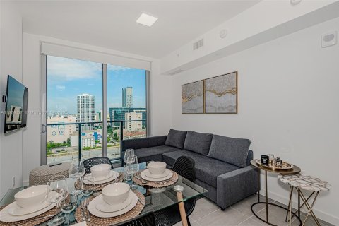 Condo in Miami, Florida, 1 bedroom  № 1701371 - photo 4