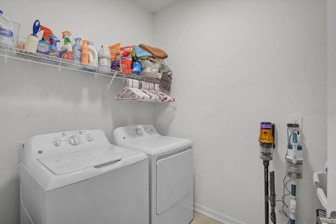 Touwnhouse à louer à Sarasota, Floride: 3 chambres, 164.99 m2 № 2112232 - photo 16