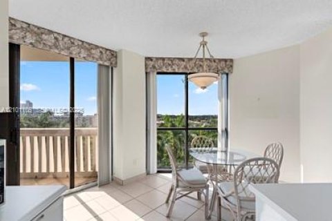 Condominio en venta en Aventura, Florida, 2 dormitorios, 244.33 m2 № 2409039 - foto 13