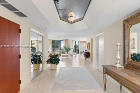 Condominio en venta en Aventura, Florida, 2 dormitorios, 244.33 m2 № 2409039 - foto 6