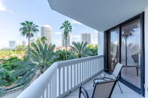 Condominio en venta en Aventura, Florida, 2 dormitorios, 244.33 m2 № 2409039 - foto 7