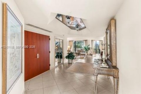 Condominio en venta en Aventura, Florida, 2 dormitorios, 244.33 m2 № 2409039 - foto 5