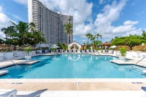 Condominio en venta en Aventura, Florida, 2 dormitorios, 244.33 m2 № 2409039 - foto 24