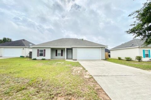 Casa en alquiler en Crestview, Florida, 4 dormitorios, 152.82 m2 № 560812 - foto 1