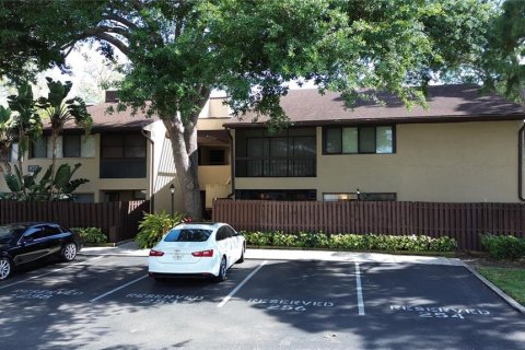 Condominio en Saint Petersburg, Florida, 1 dormitorio № 2096283