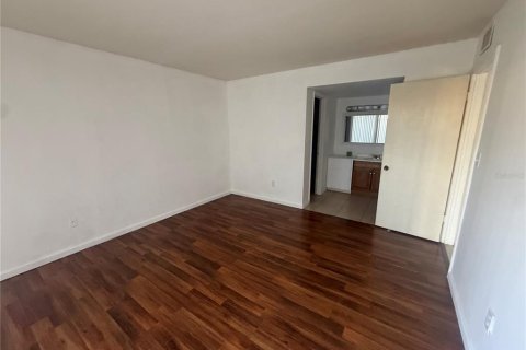 Condominio en venta en Saint Petersburg, Florida, 1 dormitorio, 62.71 m2 № 2096283 - foto 11