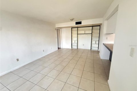Condominio en venta en Saint Petersburg, Florida, 1 dormitorio, 62.71 m2 № 2096283 - foto 6