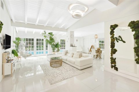 Villa ou maison à vendre à Coral Gables, Floride: 2 chambres, 133.41 m2 № 1964247 - photo 4