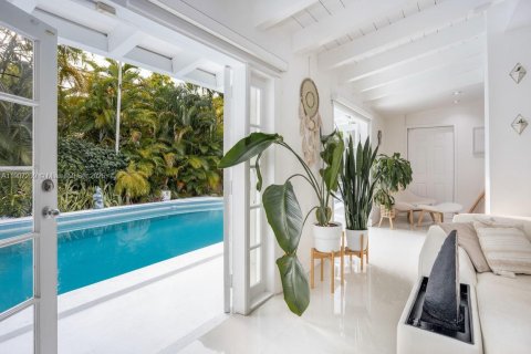 Villa ou maison à vendre à Coral Gables, Floride: 2 chambres, 133.41 m2 № 1964247 - photo 7