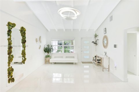 Villa ou maison à vendre à Coral Gables, Floride: 2 chambres, 133.41 m2 № 1964247 - photo 8