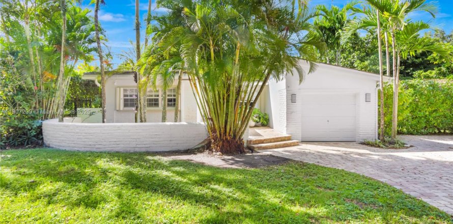 Villa ou maison à Coral Gables, Floride 2 chambres, 133.41 m2 № 1964247