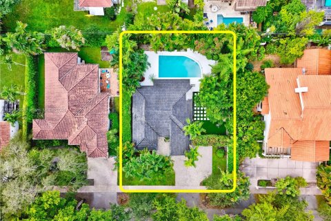 Villa ou maison à vendre à Coral Gables, Floride: 2 chambres, 133.41 m2 № 1964247 - photo 15