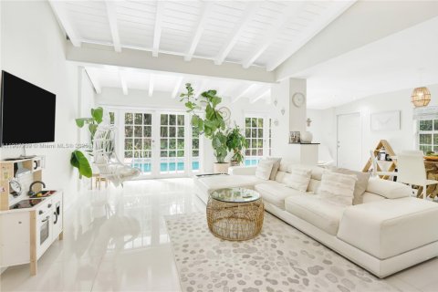 Villa ou maison à vendre à Coral Gables, Floride: 2 chambres, 133.41 m2 № 1964247 - photo 5