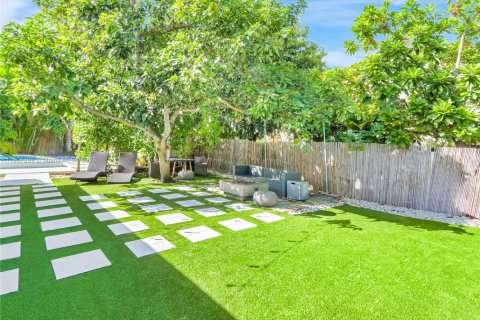 Villa ou maison à vendre à Coral Gables, Floride: 2 chambres, 133.41 m2 № 1964247 - photo 2