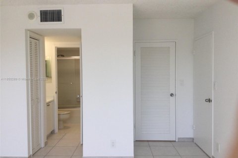 Copropriété à vendre à Hallandale Beach, Floride: 1 chambre, 105.91 m2 № 2016474 - photo 8