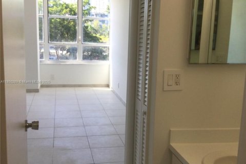 Copropriété à vendre à Hallandale Beach, Floride: 1 chambre, 105.91 m2 № 2016474 - photo 12