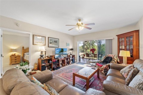 Condo in Rotonda, Florida, 2 bedrooms  № 1732239 - photo 12