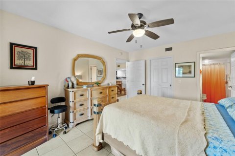 Condo in Rotonda, Florida, 2 bedrooms  № 1732239 - photo 22