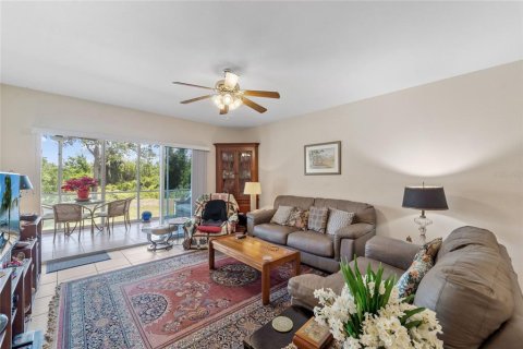 Condo in Rotonda, Florida, 2 bedrooms  № 1732239 - photo 11