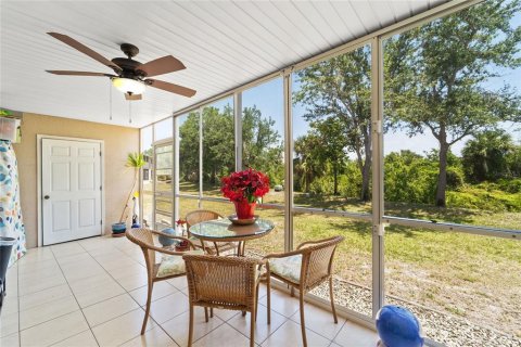 Condo in Rotonda, Florida, 2 bedrooms  № 1732239 - photo 15