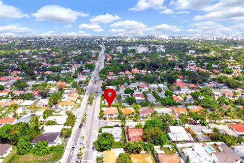 House in Miami, Florida 4 bedrooms, 161.56 sq.m. № 2086848 - photo 13