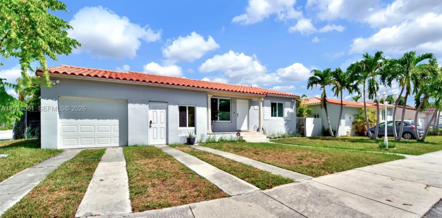 House in Miami, Florida 4 bedrooms, 161.56 sq.m. № 2086848