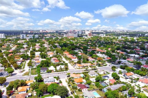 House in Miami, Florida 4 bedrooms, 161.56 sq.m. № 2086848 - photo 14