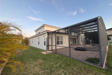 House in Kissimmee, Florida 5 bedrooms, 401.62 sq.m. № 2022008 - photo 9