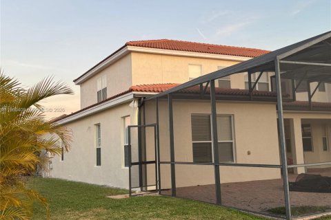 House in Kissimmee, Florida 5 bedrooms, 401.62 sq.m. № 2022008 - photo 10