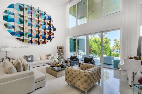 House in Key Biscayne, Florida 6 bedrooms, 595.04 sq.m. № 1874638 - photo 7