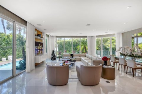 House in Key Biscayne, Florida 6 bedrooms, 595.04 sq.m. № 1874638 - photo 18