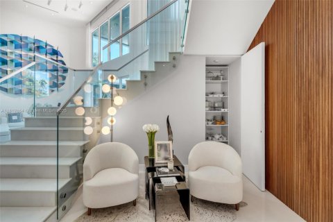House in Key Biscayne, Florida 6 bedrooms, 595.04 sq.m. № 1874638 - photo 14