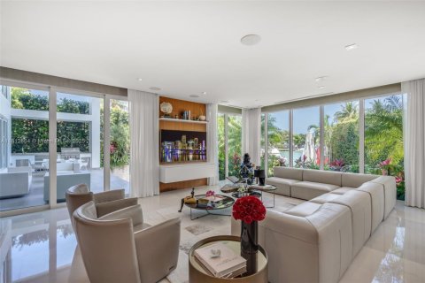 House in Key Biscayne, Florida 6 bedrooms, 595.04 sq.m. № 1874638 - photo 20