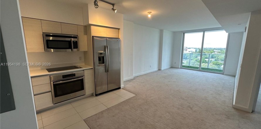 Кондоминиум с 1 спальней в Майами, Флорида № 2011150