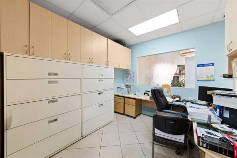 Immobilier commercial à vendre à Clearwater, Floride: 88.26 m2 № 2144130 - photo 11