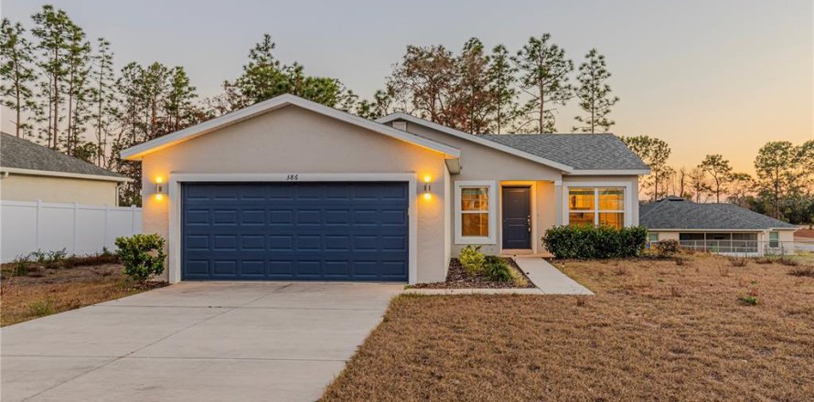 House in Ocala, Florida 4 bedrooms, 127.46 sq.m. № 1535594