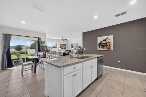 House in Sanford, Florida 4 bedrooms, 171.5 sq.m. № 2406765 - photo 10